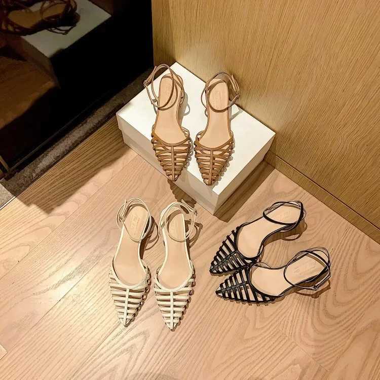 2025 Summer Hot Selling New French Womens Shoes Pointed Hollow High Heels Thick Fit Fi Simple Fi SandalsXJ250410