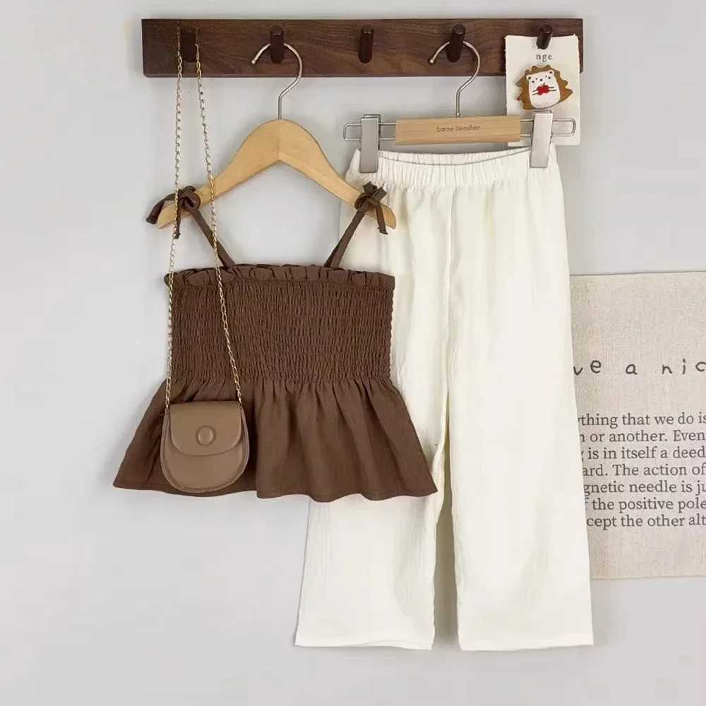 Korean version summer girl set khaki pleated pendant T-shirt+beige pants 2PCS set childrens clothing 3-7 yearsXJ250410