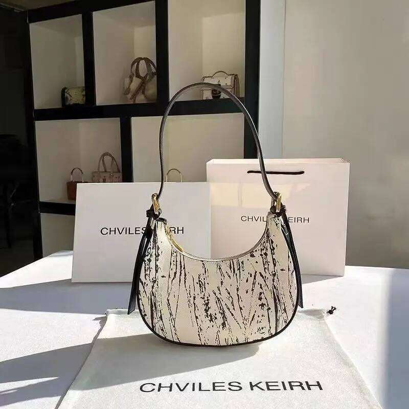 Women's Niche Design Handbag 2025 New Versatile Baguette Armpit Bag With High-End Feel