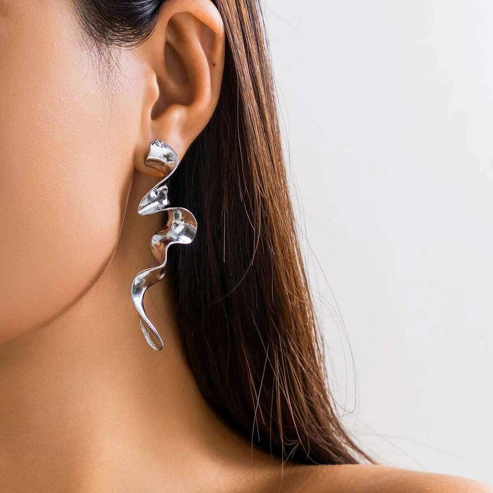 Design Sense Irregular Long Tassel Drop Earrings For Women Hip Hop Vintage Gold Color Dangle Earring Party Jewelry Accessories