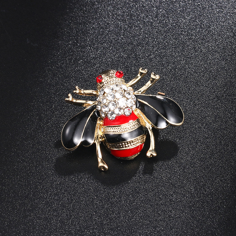 Exquisite Bee Outfit Design With Cute Brooch Simple Daily Outfit With Brooch Exquisite Small Gift Birthday Gift Brooch