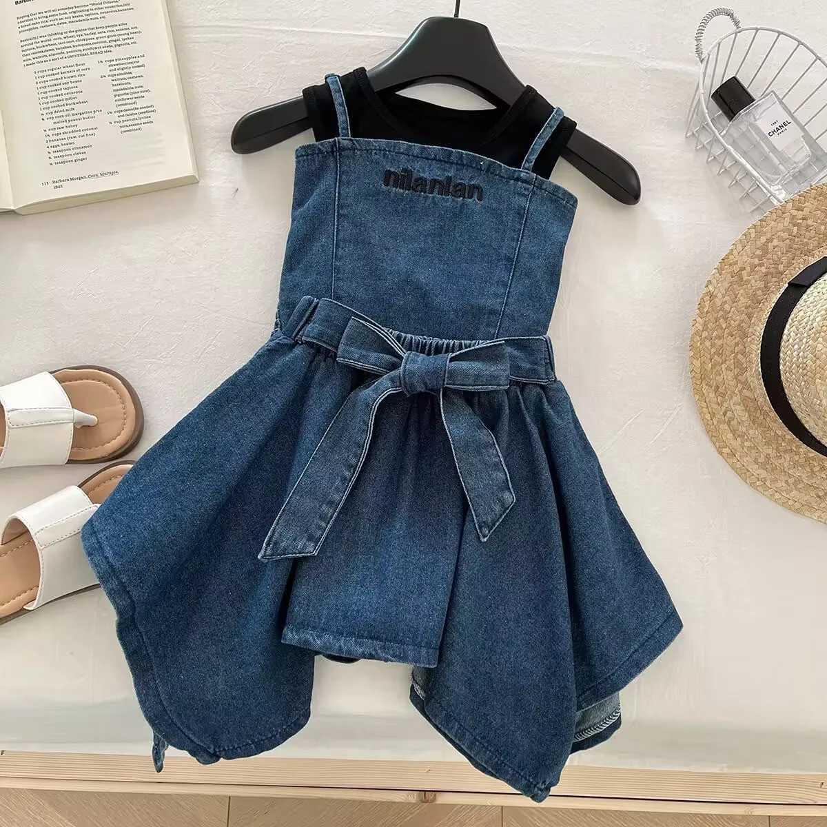 Childrens clothing set Alphabet embroidered denim camisole+sleeveless vest+skiing 3-piece set for childrens girls clothing 2 to 8 years oldXJ250410