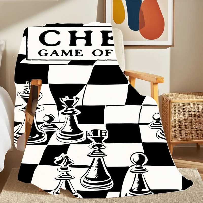 1pc Chess-Themed Blanket - King Queen Pieces with Checkmate Design Soft All-Season Throw for Chess Lovers Black White C251111