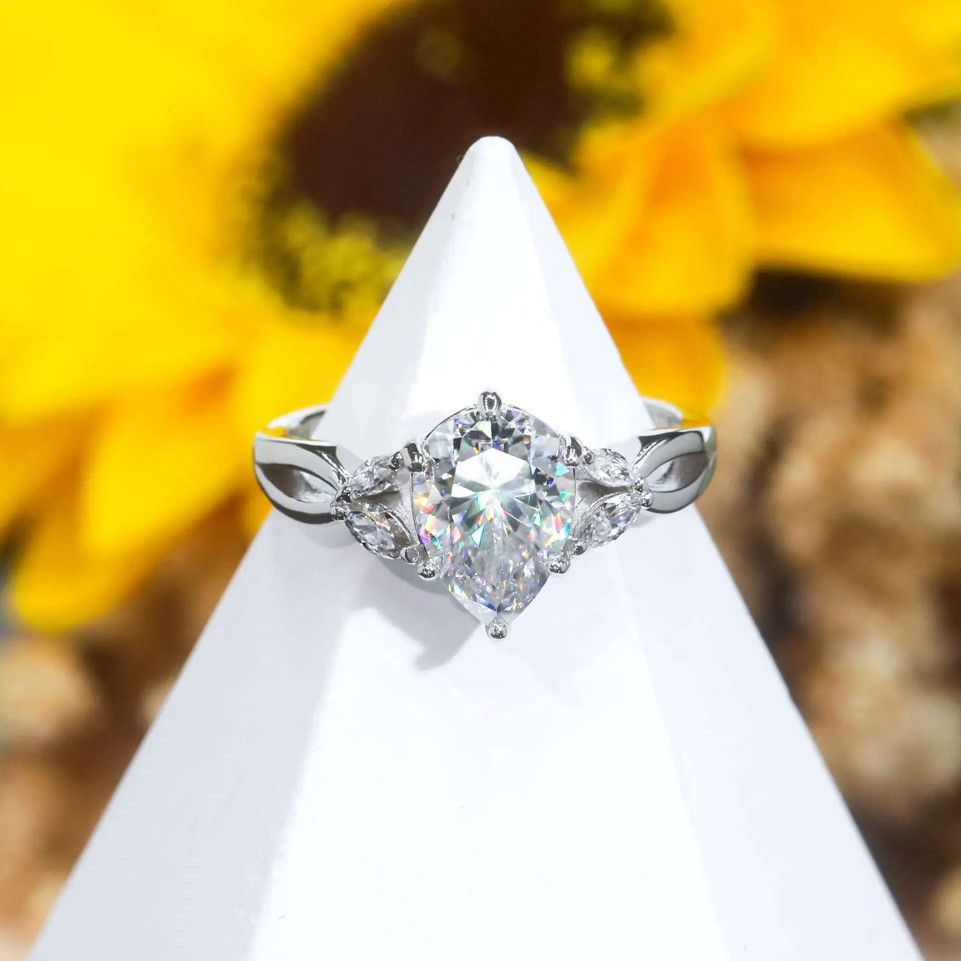 4CT Full Moissanite Diamond D Color VVS Pear Cut Womens Ring S925 Sterling Sliver Plated White Gold Wedding Rings for Women