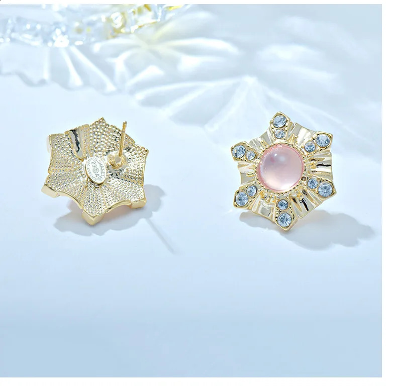 Korean style fashionable glass sparkling zircon 18k gold-plated stud earring set womens earring gift 250409