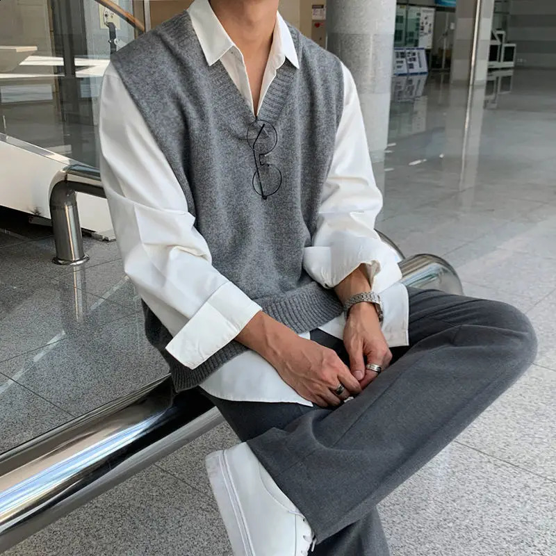 Korean fashion winter Vneck mens sweater vest sleeveless trend personalized loose casual college retro knitted A47 250411Z