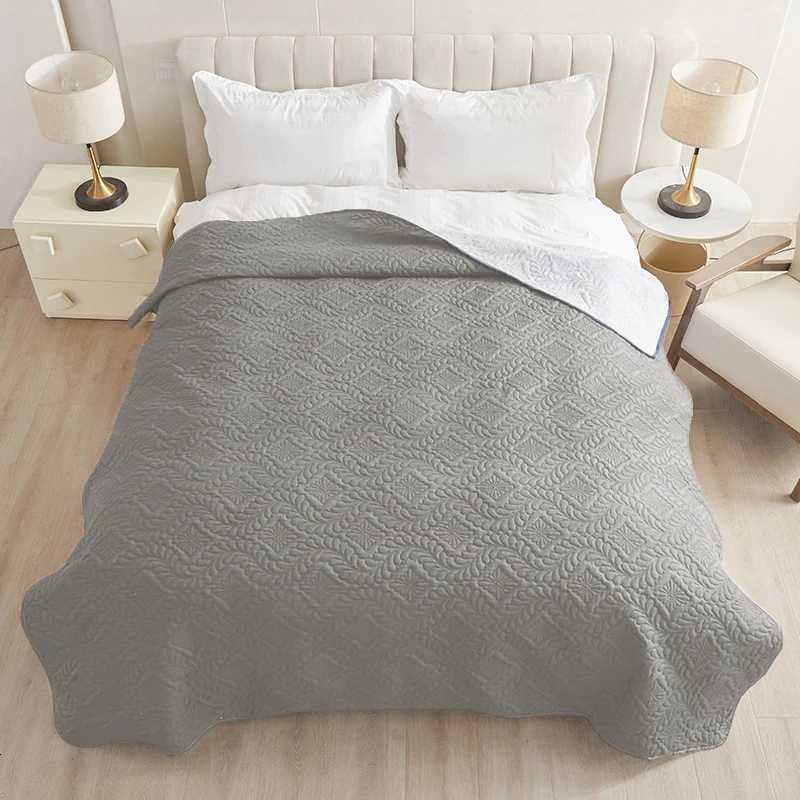 Blanket Solid color mattress waterproof moisture-proof dirty pad essential picnic mat for travel and play multi-functional climbing mat C251111