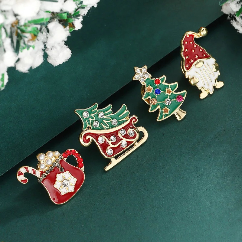 4 Pcs Drip Oil Santa Claus Christmas Tree Sled Car Brooches for Women Men Year Office Party Jewelry Accessories 251103