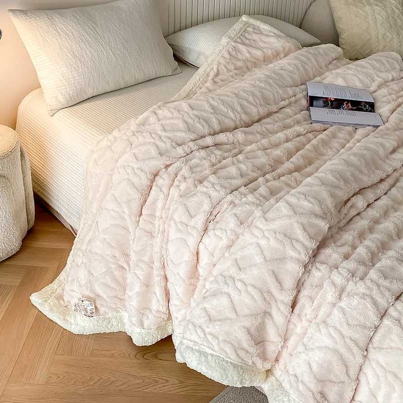 Blanket Luxurious Double-Layer Jacquard Throw Blanket Extra-Thick Plush for Cozy WarmthStylish Home Dcor Couch or Bed C251111