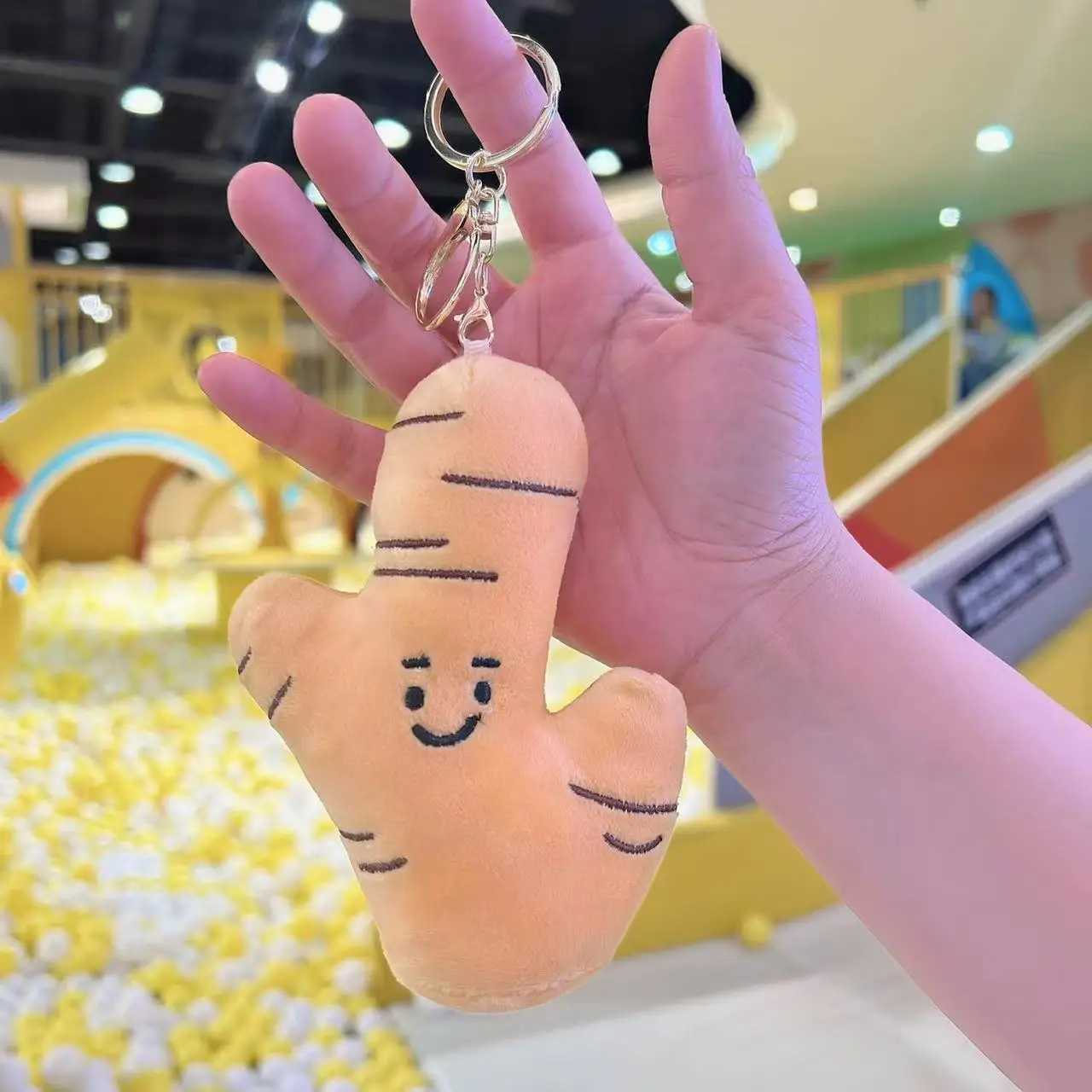New Creative Cartoon Fun Garlic Scales Ginger Chili Plush Pendant Keychain Doll Plush Toy W250411