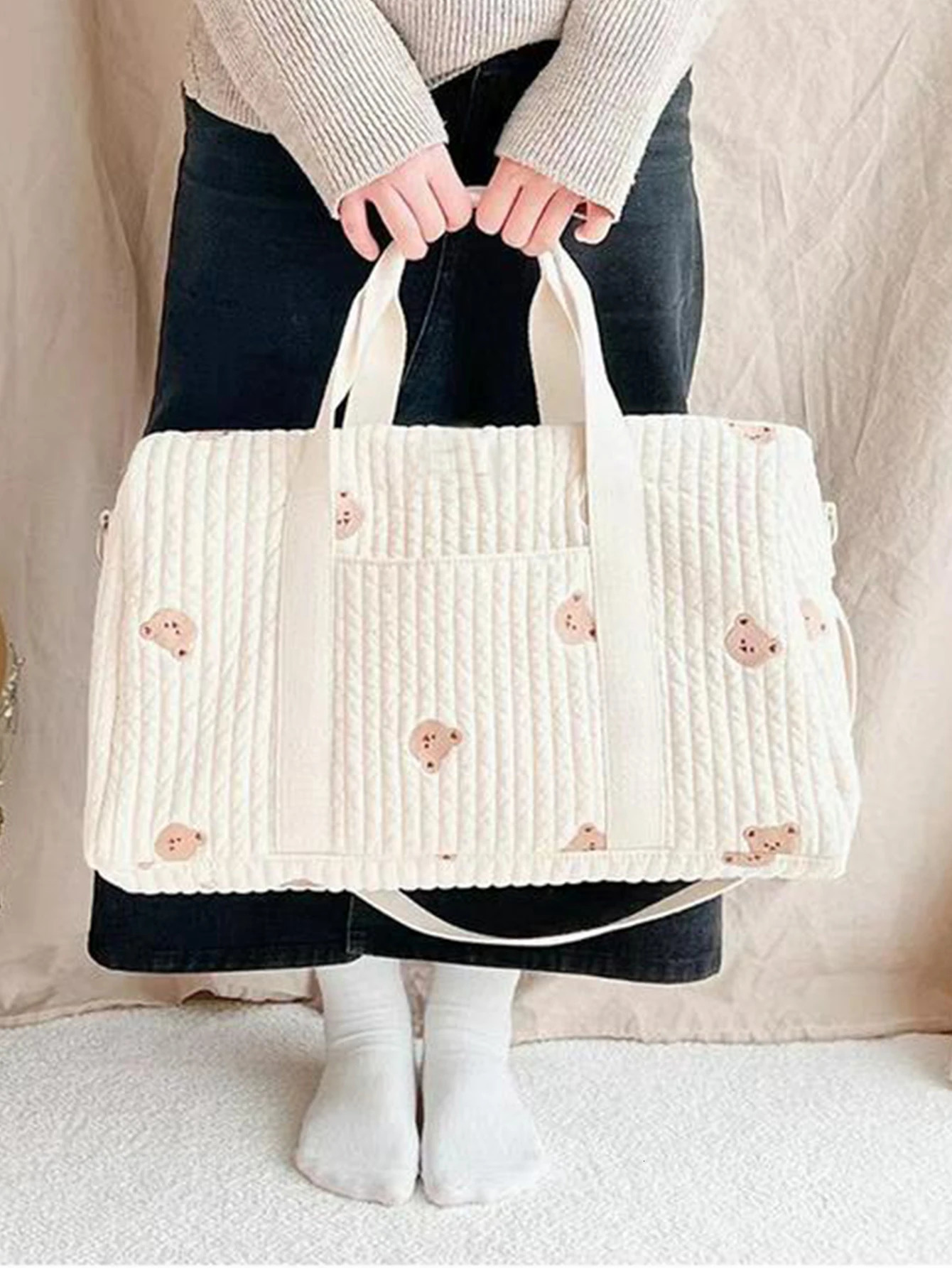 Fashionable Embroidered Large Capacity Bear Patterned Diaper Tote BagLightweight Foldable Mommy Handbag Travel Shouder Bag 251110