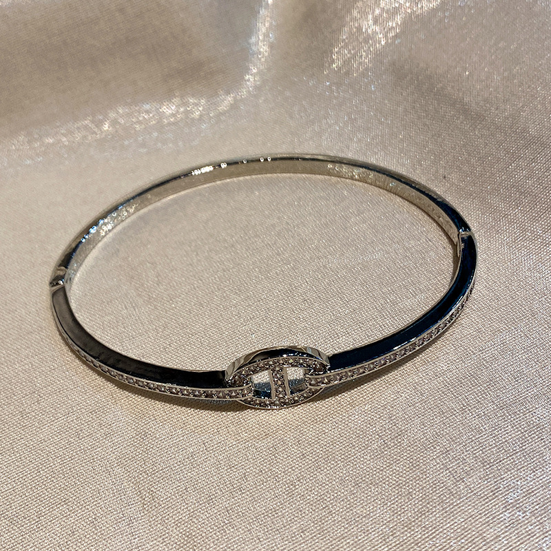 Trendy Zircon Inlaid Oval Hollow Design Bracelet Womens Fashionable Bracelet Versatile Bracelet Exquisite Jewelry Gift