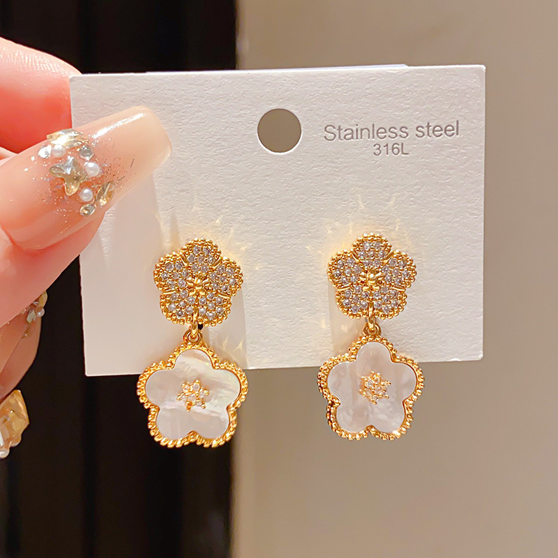 Exquisite Gold Plated Design With Five Flower Petal Earrings Alloy Material Temperament Women s Exclusive Daily Wear Earrings Love Birthday Party Gift