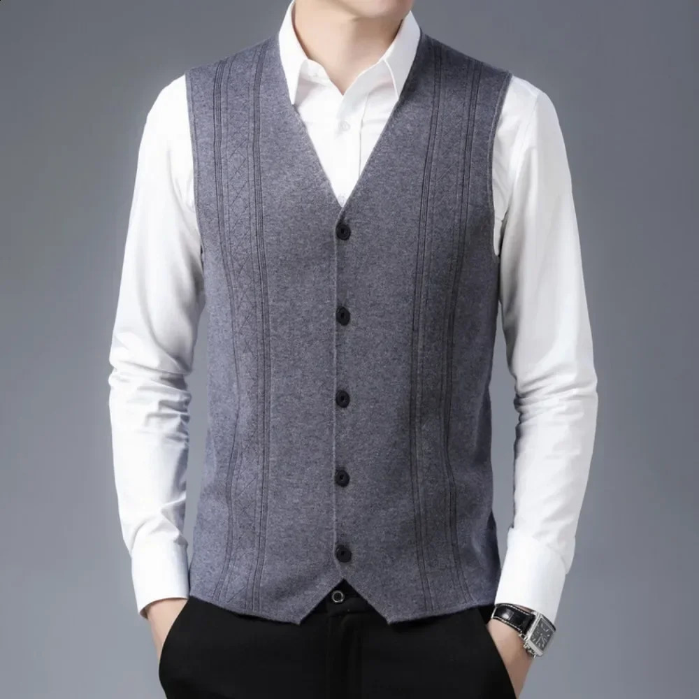 Mens business casual Pullover Wear warm sleeved nonwoven vest mens knitted top 250411Z