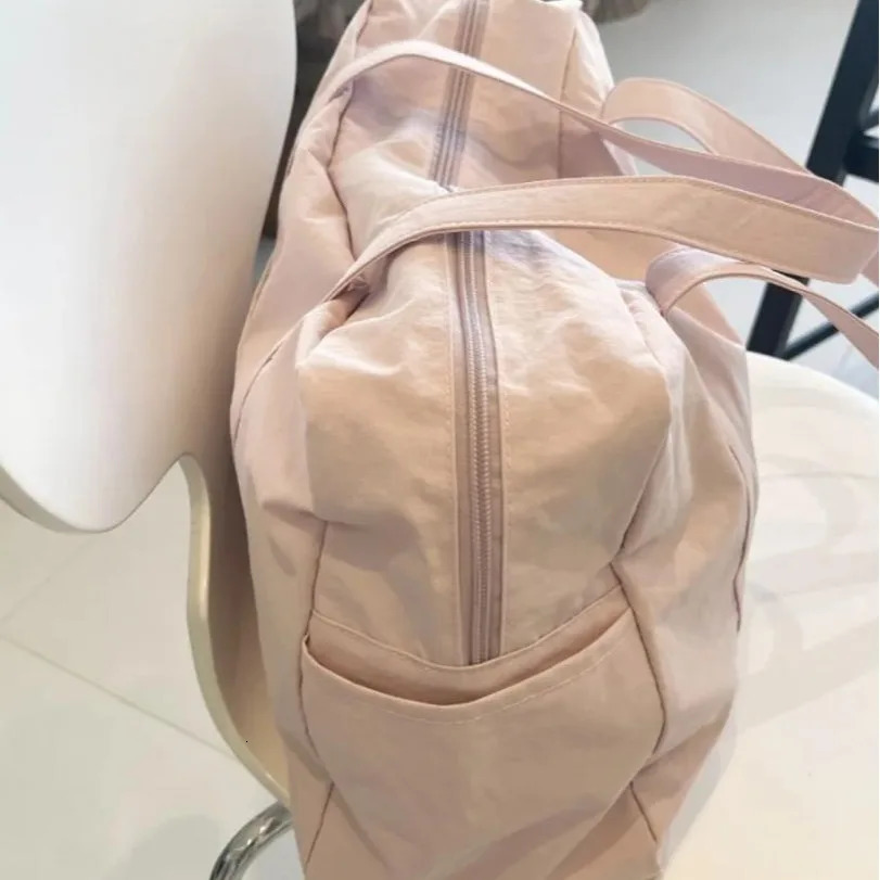 Large-capacity Shoulder Bags Women Casual Lightweight Handbag Sport Fitn Leisure Big Bag for Outdoor Trips Nylon Fabric 251110