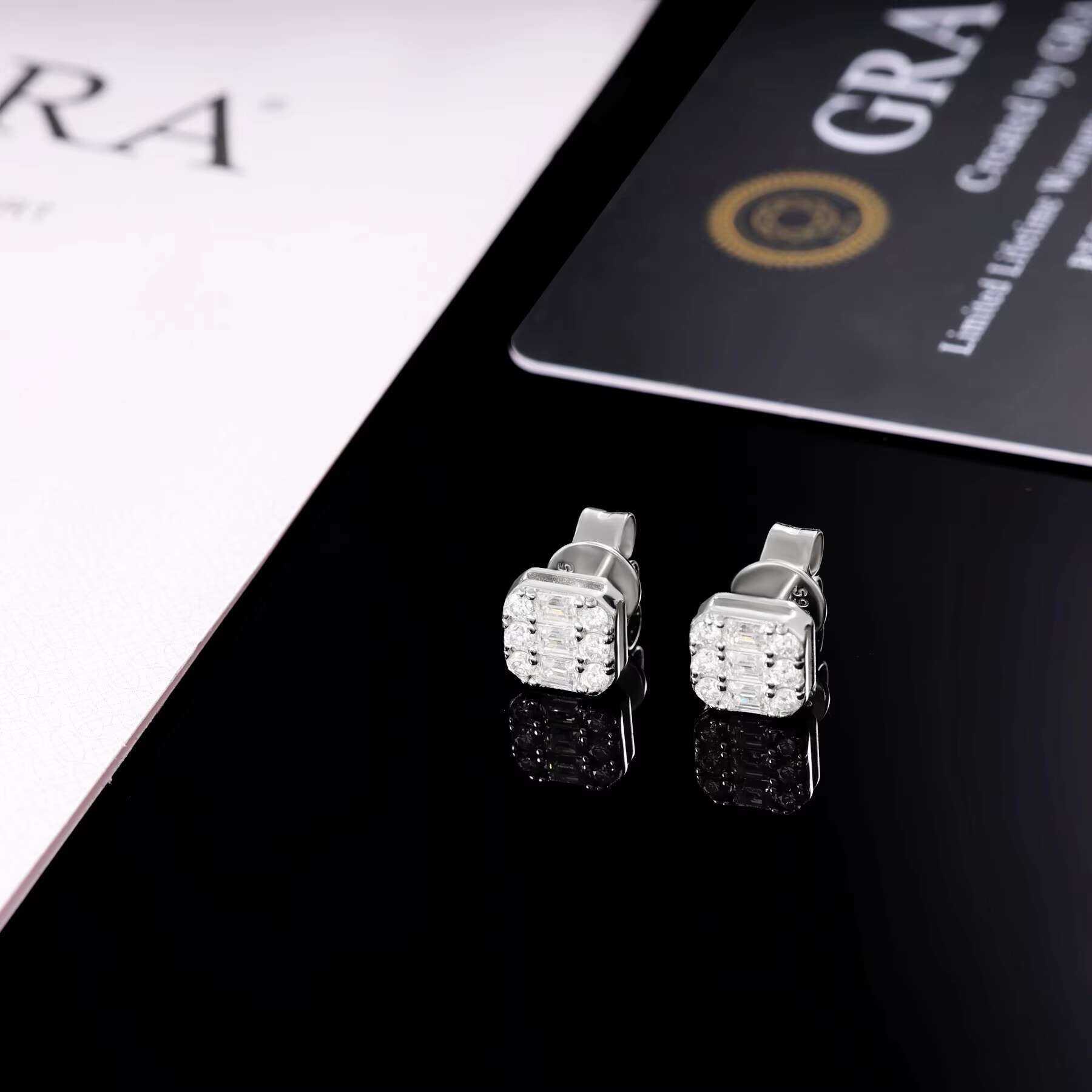New Trendy Hip Hop Style Iced Out Jewelry 925 Sterling Silver VVS Baguette Moissanite Diamond Geometric Stud Earrings for Men