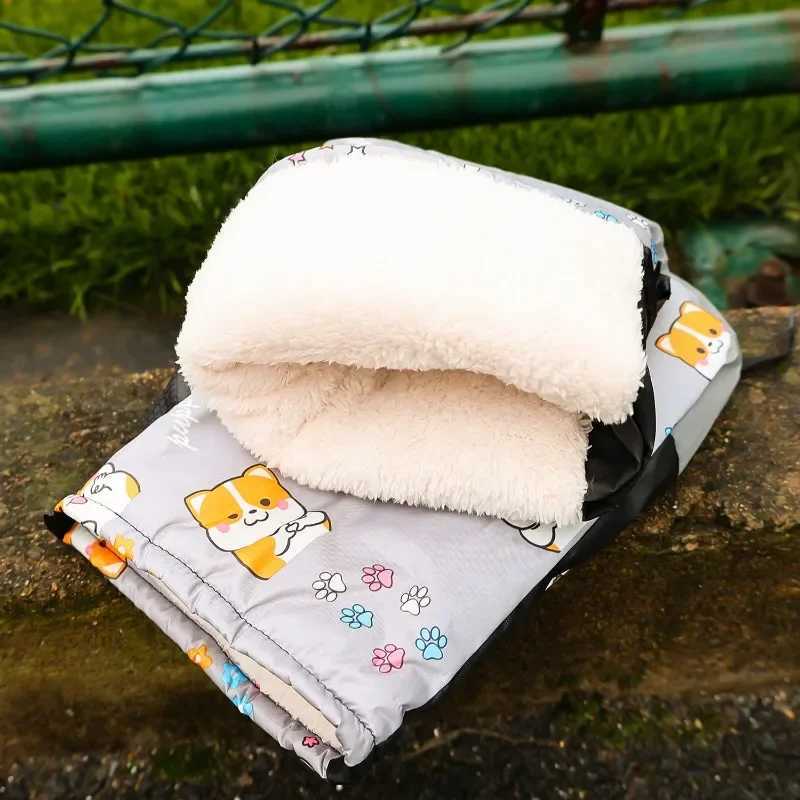 Thickened Warm Motorcycle Handlebar Gloves Winter Waterproof Windproof Glove With Reflective Strip Motorbike Protection Parts S25118