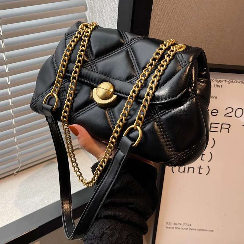 2025 New Retro Fashion Designer Women's High Quality Texture Shoulder Ribbed Soft Leather Diagonal Chain Underarm Bag PU Material Car Bag5