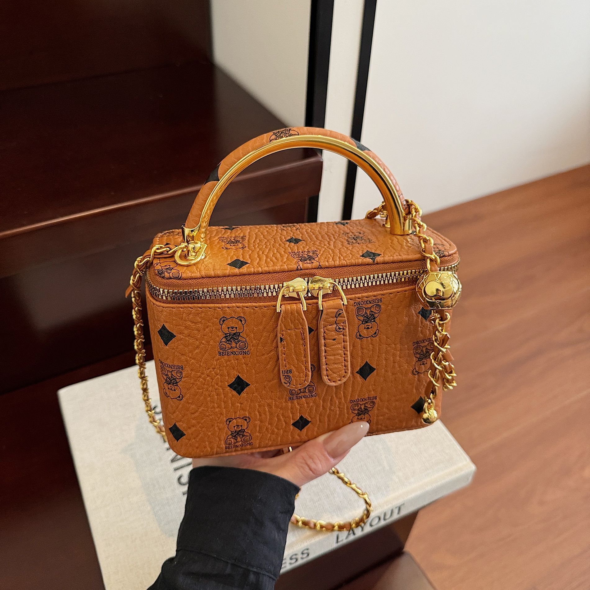 Luxury Brand Designer Bag Printed Liht Luxury Small Square Ba Bas Small Frarance Style Old Flower Box Ba Chain Western Style European And American Sho