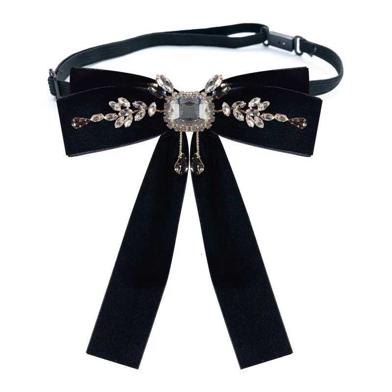 Luxury High-end Velvet Bow Tie British Rhinestone Bowknot Brooch Shirt Collar Pins Luxulry Brooches for Women and Men Accessories Y251111