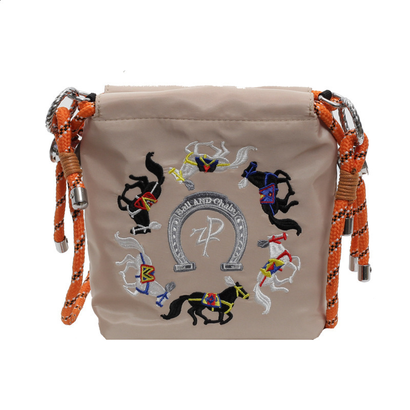 Fashionable and versatile ins nylon cloth bag womens bag new single shoulder crossbody bag summer mobile phone bag niche embroidery bucket