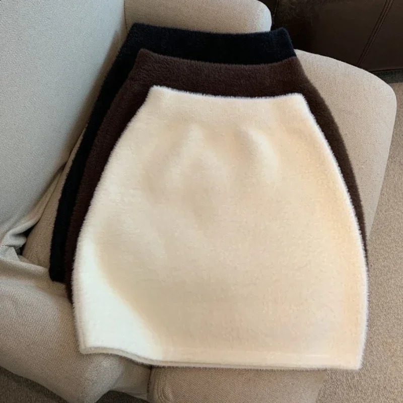Elastic waist ultrathin womens short leather sexy and elegant full matching basic mini winter sweet casual knitting mink skin 250407