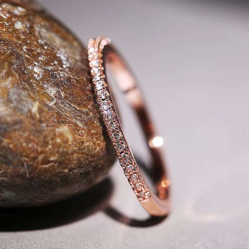 Fashionable and Versatile Minimalist Womens Micro Inlaid Zircon Ring