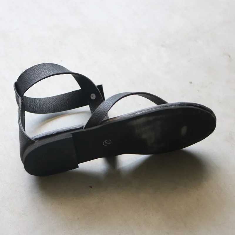 2025 Womens Apartment Sandals New Summer Shoes Fi Flip Womens Shoes Roman Black Sandals Classic Buckle Zapatos De MujerXJ250410
