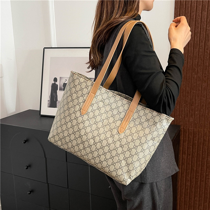 New style trendy retro large-capacity tote bag commuter shoulder bag for women underarm bag versatile and simple