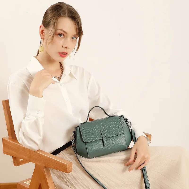 Small Shoulder Genuine Leather Women's Handbag Soft Cowhide Ladies Crossbody Messenger Bag Handheld Shell Purse High Quality