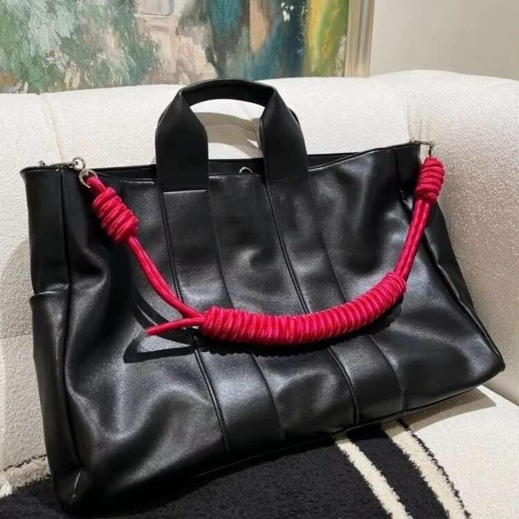 Simple Extra Large Capacity Soft Leather Premium Women's New Commuting 2025 Crossbody Bag Versatile Single Shoulder Handbag