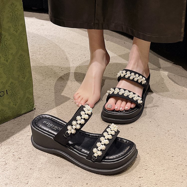 Women 2025 summer Korean version gentle sweet pearl flip-flops girl summer new wedge slippers with skirt slip-on sandals