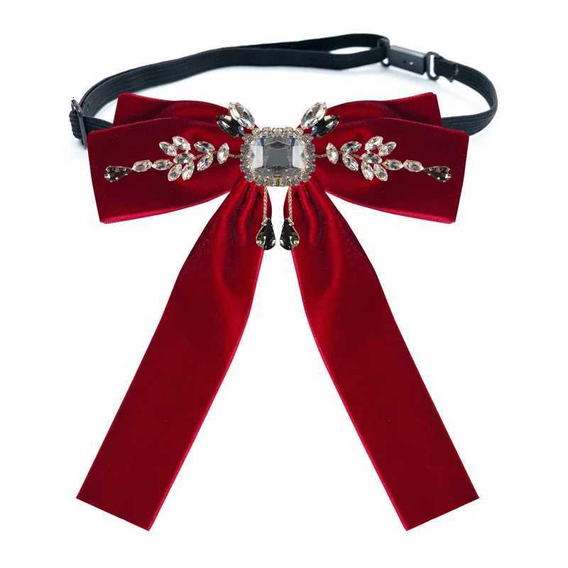 Luxury High-end Velvet Bow Tie British Rhinestone Bowknot Brooch Shirt Collar Pins Luxulry Brooches for Women and Men Accessories Y251111