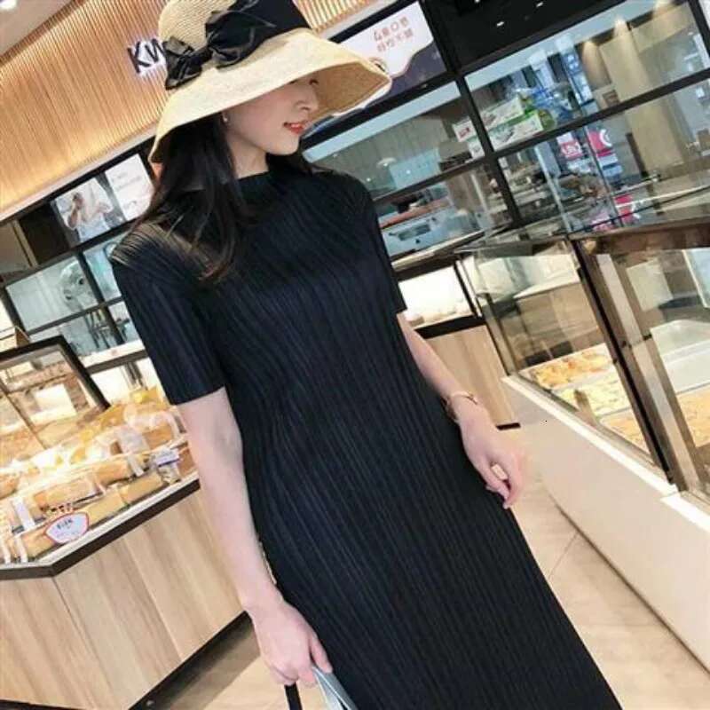 Casual Full Pleats Mid Length Spring 2023 Women Light And Mature Temperament O Neck Short Sleeve Dress Female
