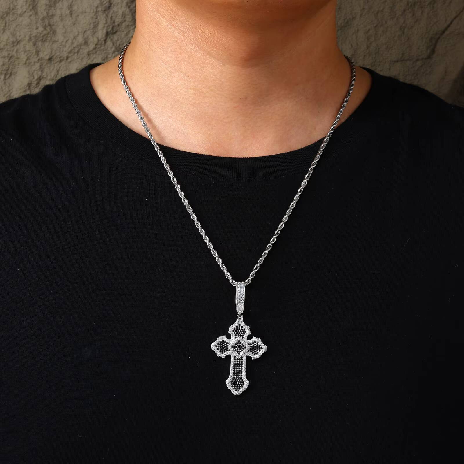 Personalized Hip Hop Jewelry Wholesale 925 Sterling Silver VVS Black Moissanite Iced Out Cross Pendant for Men
