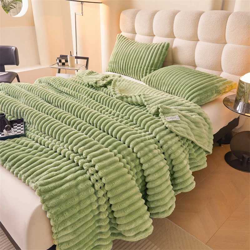 Light Luxury Solid Color Multifunctional Rabbit Velvet Blanket Winter Thick Warm Flannel Used for Bedroom Living Room Blanket C251111