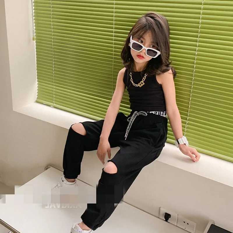 2022 Summer Childrens Clothing Set Personalized Fashion Short Sleeve Set Girls T-shirt+Hole length Sports Pants Baby Childrens SetXJ250410