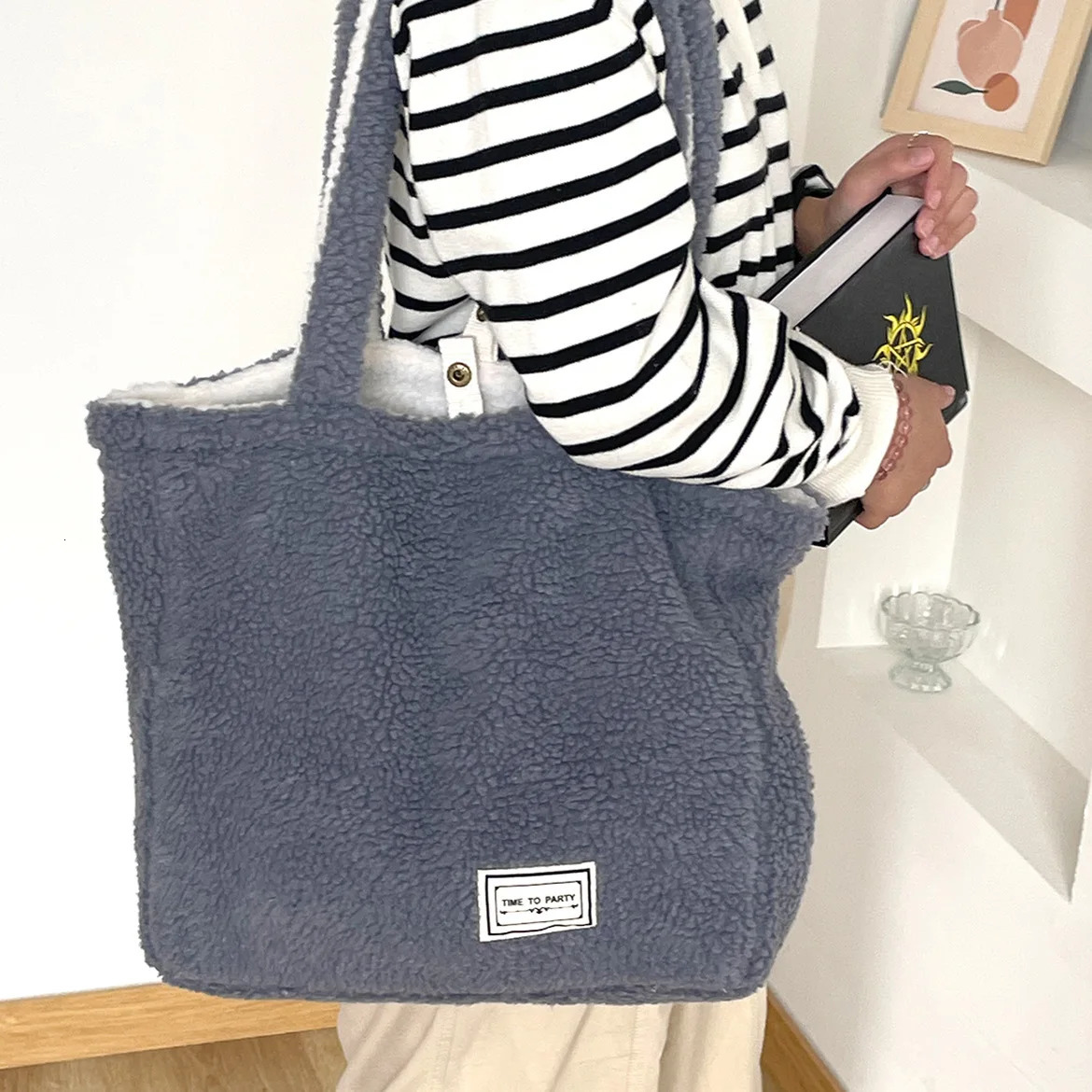 Soft Plush Womens Double Side Shoulder Bag Female Furry Large Shopping Faux Lamb Wool Student Girls Book Tote Handbags 251110