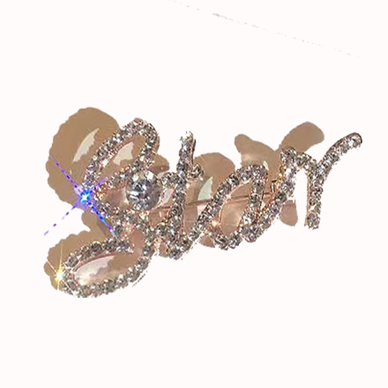 Delicate Women Designer Letter Brooches Gold Plated Inlay Crystal Rhinestone Jewelry Brooch Charm Pearl Pin Marry Birthday Party Gifts Accessories Fre