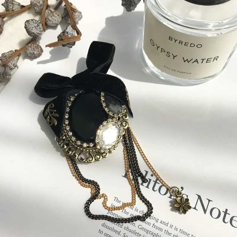 Luxury 22 Style Elegant Women Camellia 5 Number Badges Tassel Pearl Crystal Brooches Pins Classic Vintage Wedding Party Brooch Jewelry Y251111