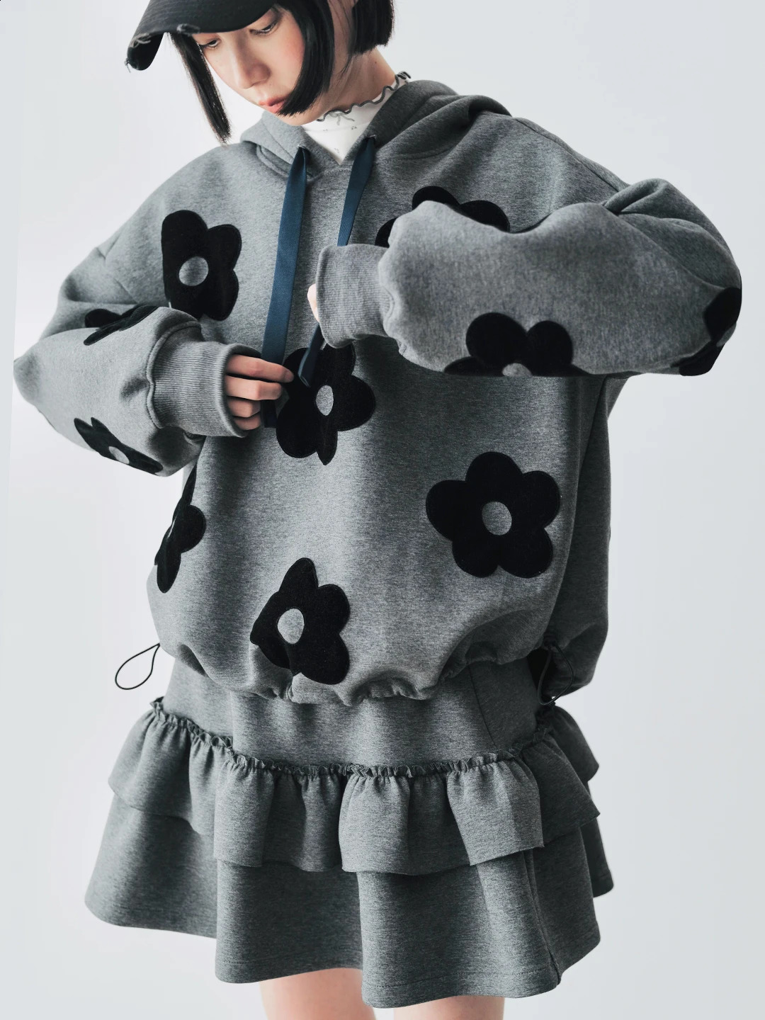 IMAKOKONI Original n Grey Hoodie Long Sleeve Flower Patch Womens Automatic Jacket 244780 250314