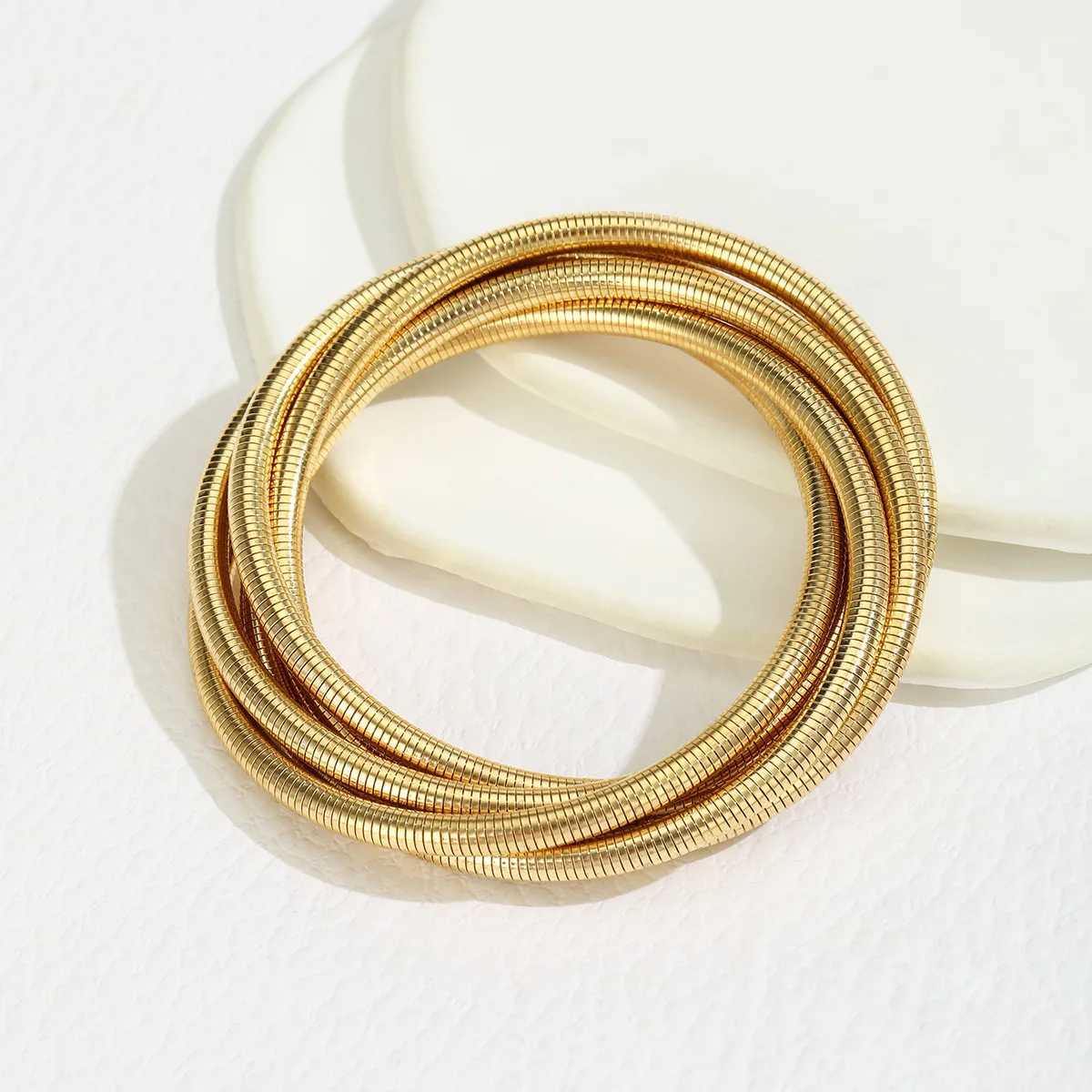 A Personalized Simple and Cool Style Multi-Layered Winding Line Spring BraceletC250410