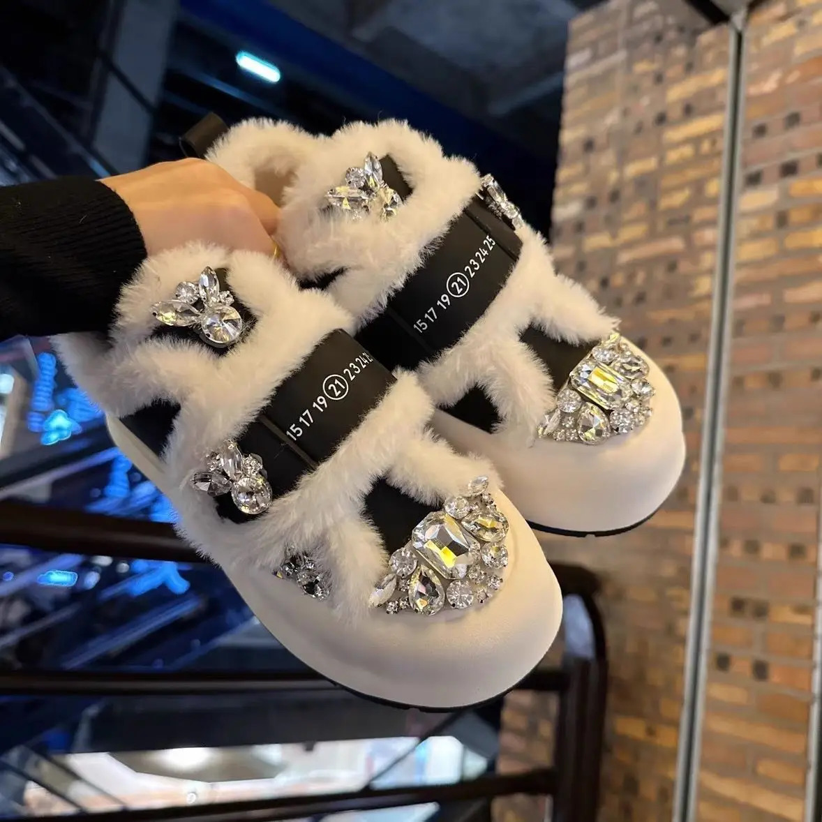 Top Quality Rhinestone Platform Shoes Women Mary Jane Cotton Flat Shoes Winter Fur Loafers Plush Shiny Crystal Shoes 251110