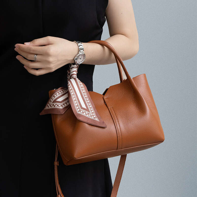 Luxury Bag Designer Bag Designer Top Layer Cowhide Crossbody For Women Versatile Tote Large Capacity Summer High End Niche Genuine Leather S