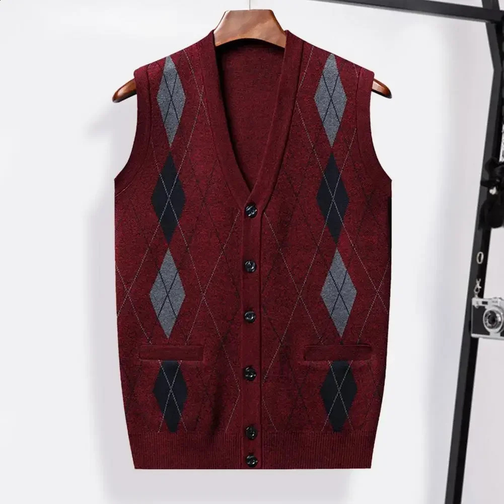 Geometric pattern cardigan fashionable mens Vneck vest with button clre pocket comfortable knit for middleaged and elderly men in autumn 250411Z