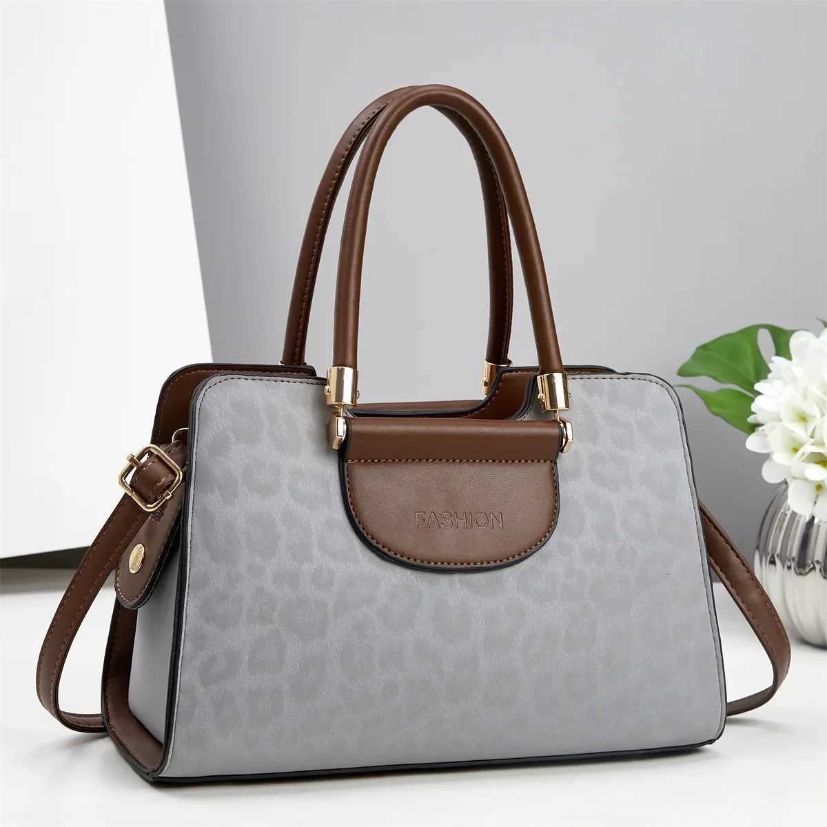 New Ladies Casual Fashion Bag Large Capacity Trendy Luxury Lightweight Handbag Polyester Lining Zipper Closure Crossbody BagT251110