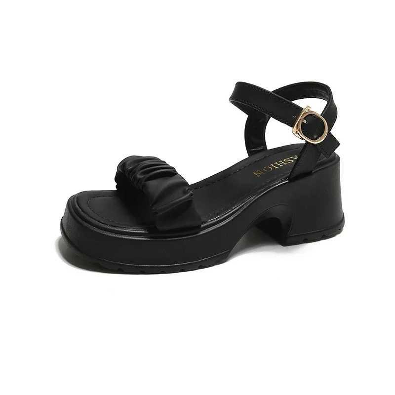Fairy style thick soled sandals suitable for women to wear the new 2024 summer thick soled sandals with sturdy beach shoesXJ250410