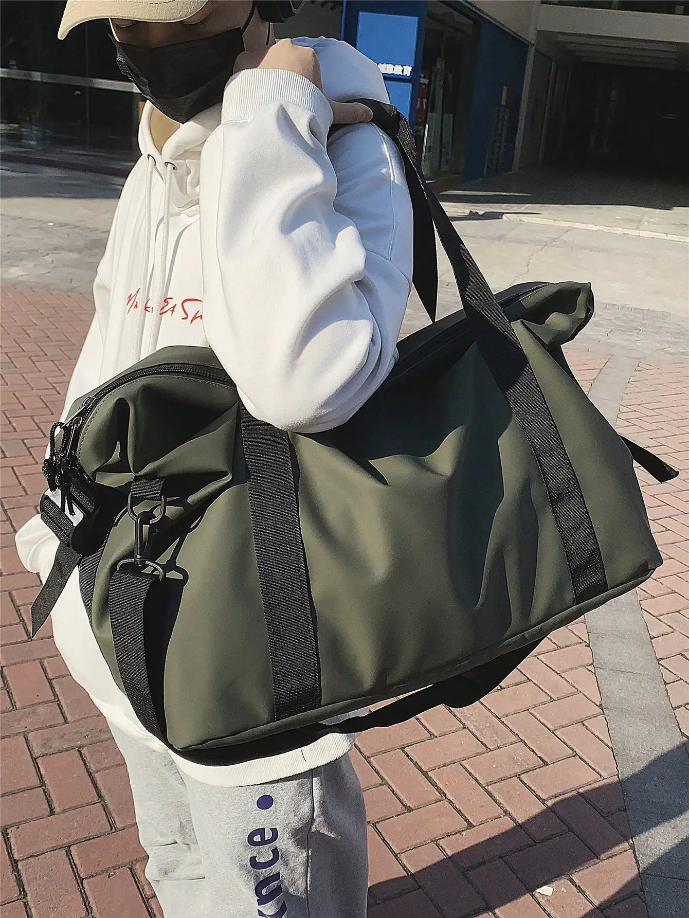 Handheld travel bag large capacity sports and fitness bag lightweight storage luggage bag one shoulder crossbody travel bag 251110