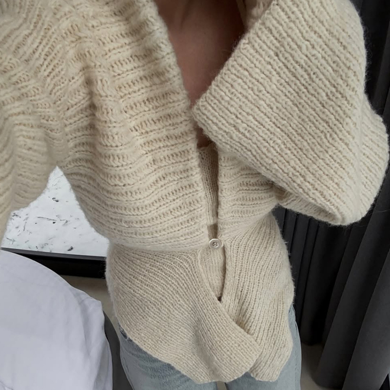 Women's solid-color top, V-neck button-down pullover sweater, popular long-sleeved clothing for autumn and winter, casual and elegant, herbst clo