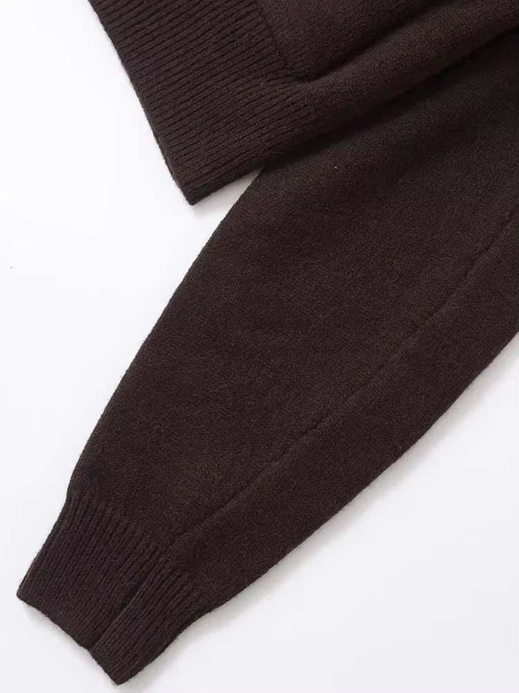 Womens Knit Cardigan Sweater ONeck Long Sleeve Chic Top with Golden Button Front Patch Pockets Fashion Outerwear 251107